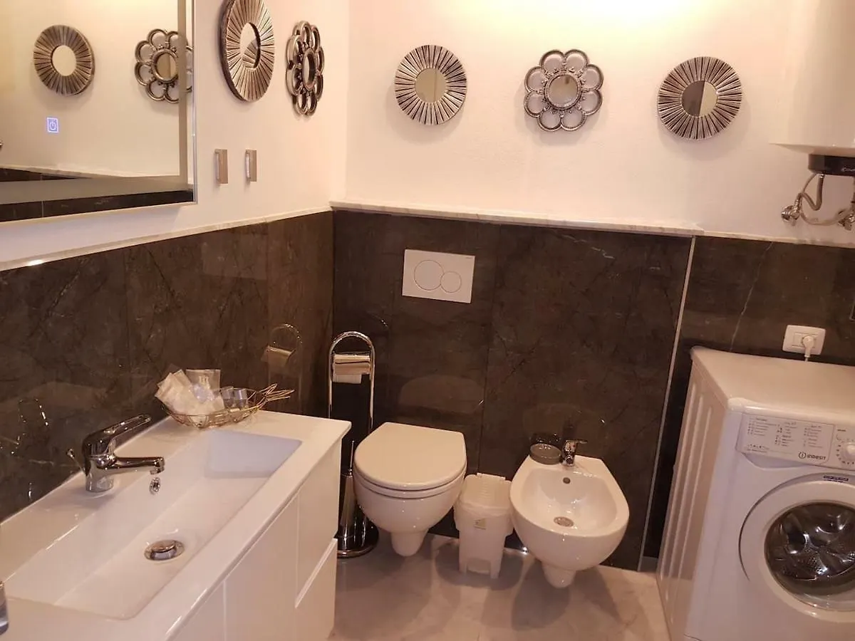 Suite Home 5 Terre La Spezia 0*,  Italy